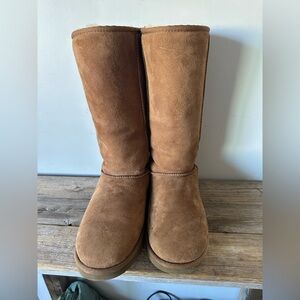 UGG Classic Tall Suede Winter Boots in Chestnut size 10